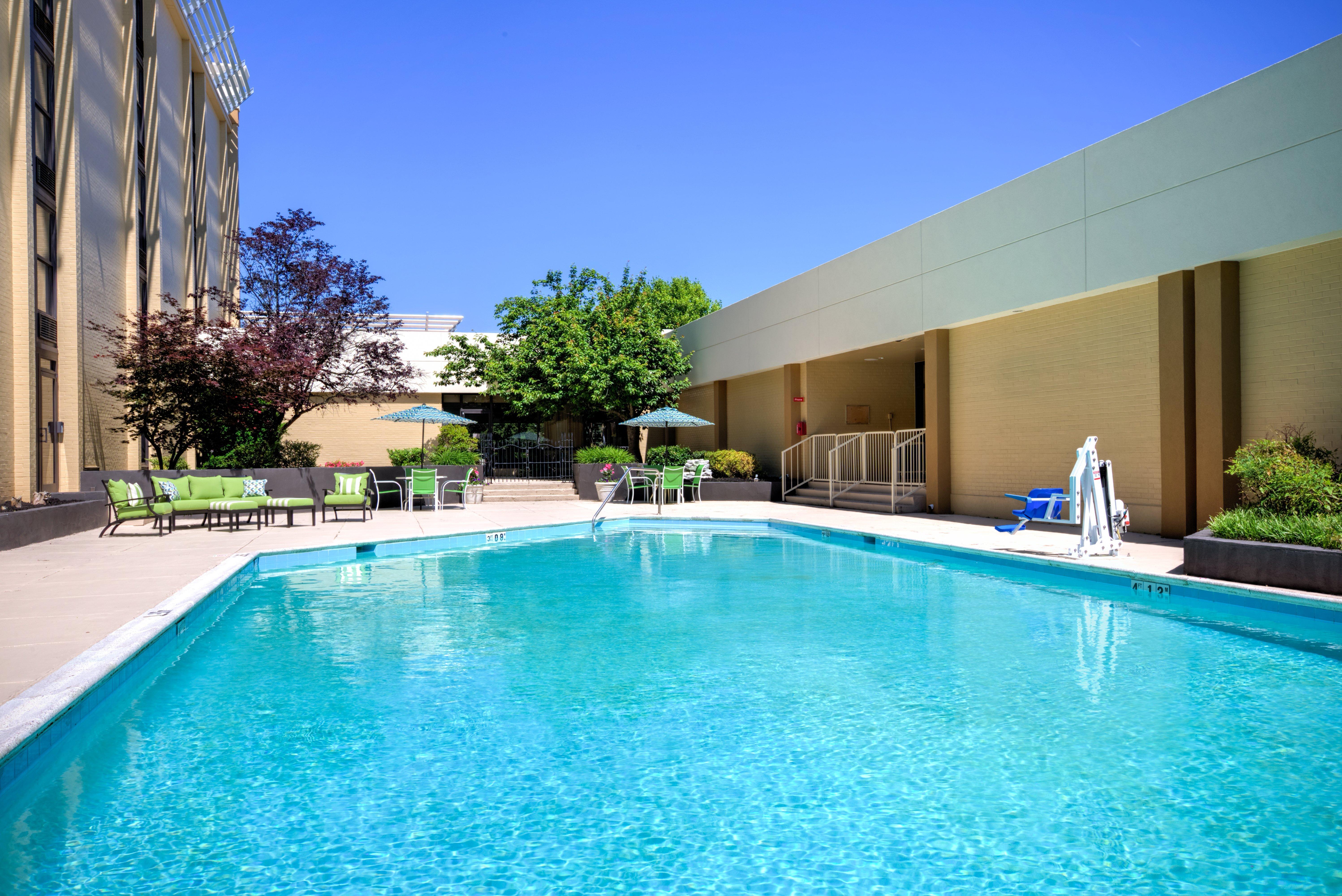Holiday Inn Roanoke - Tanglewood Route 419 & I 581 By Ihg Exterior photo