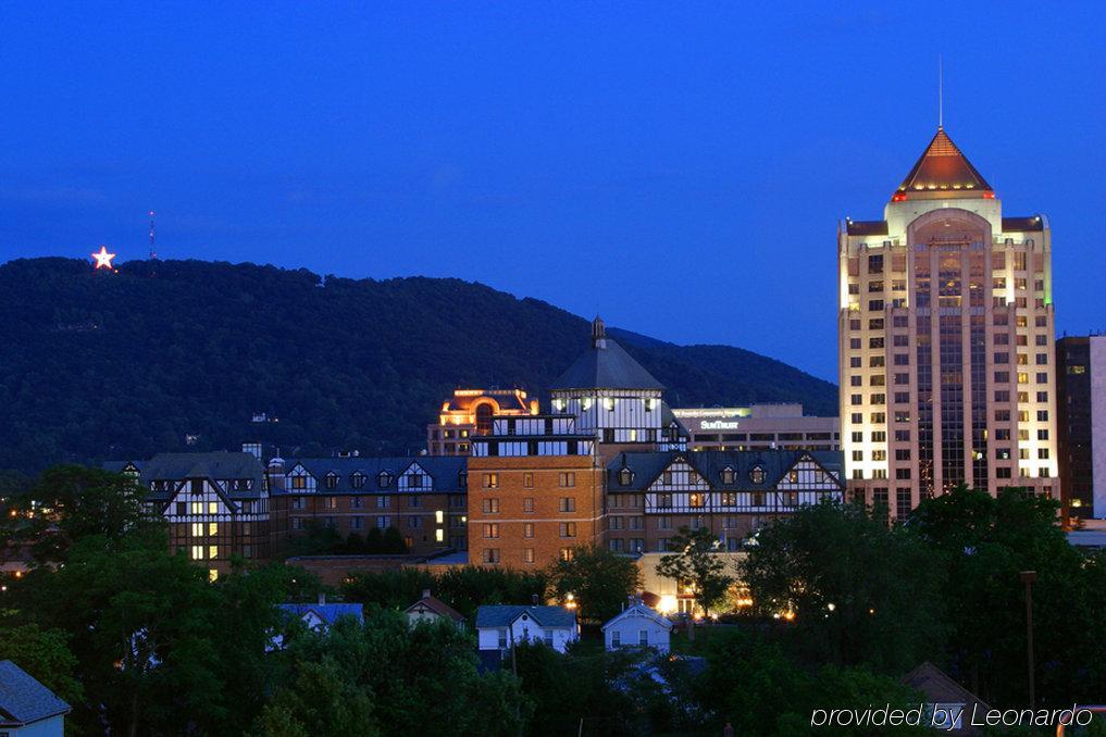 Holiday Inn Roanoke - Tanglewood Route 419 & I 581, An Ihg Hotel Exterior photo